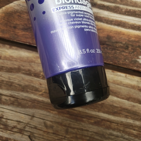 REDKEN Color Extend Blondage Express Anti-Brass Purple Hair Mask - 8.5 fl oz - Picture 7 of 10